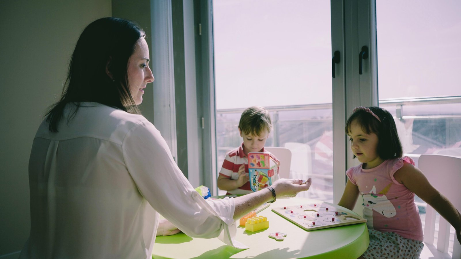 Sesión de psicoterapia infantil en el centro
